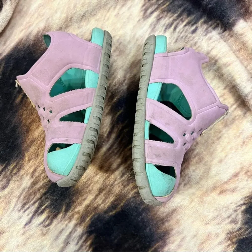 Wonder Nation Ankle Strap Baby Girl Water Shoes Sandals Size 5 / 6 Light Purple